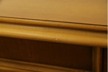 中古　イタリア製　美品　美しい彫刻装飾とマーケットリーが施された特大サイズ(幅2.5メートル)のサイドボード　定価約175万円　(R-086312)