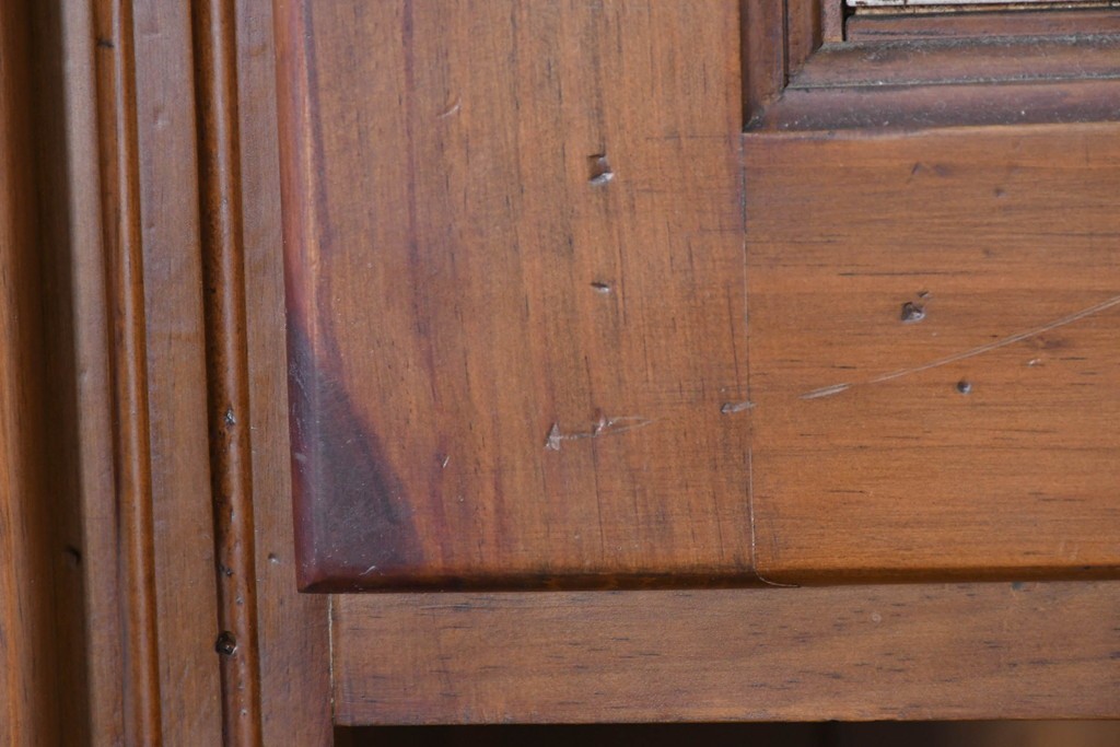 中古　美品　希少な廃番品　ACTUS(アクタス)取り扱い　バレンシアシリーズ　花柄タイルが愛らしいパイン材カップボード　(R-086313)