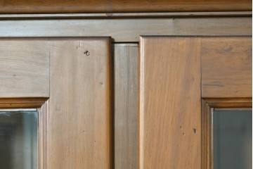 中古　美品　希少な廃番品　ACTUS(アクタス)取り扱い　バレンシアシリーズ　花柄タイルが愛らしいパイン材カップボード　(R-086313)