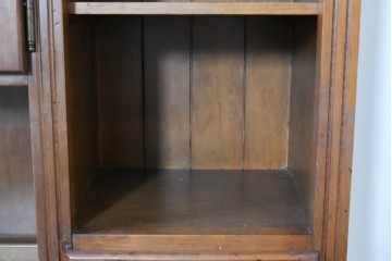 中古　美品　希少な廃番品　ACTUS(アクタス)取り扱い　バレンシアシリーズ　花柄タイルが愛らしいパイン材カップボード　(R-086313)