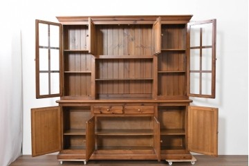 中古　美品　希少な廃番品　ACTUS(アクタス)取り扱い　バレンシアシリーズ　パイン材　花柄タイルが可愛らしい大型のカップボード(R-086314)