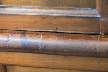 中古　美品　希少な廃番品　ACTUS(アクタス)取り扱い　バレンシアシリーズ　パイン材　花柄タイルが可愛らしい大型のカップボード(R-086314)