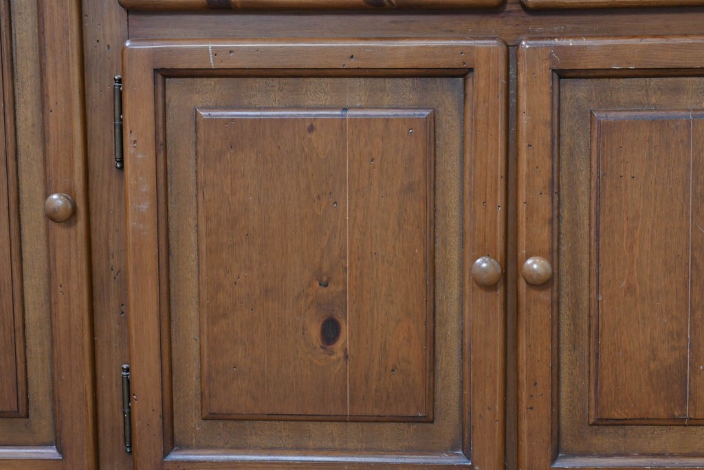 中古　美品　希少な廃番品　ACTUS(アクタス)取り扱い　バレンシアシリーズ　パイン材　花柄タイルが可愛らしい大型のカップボード(R-086314)