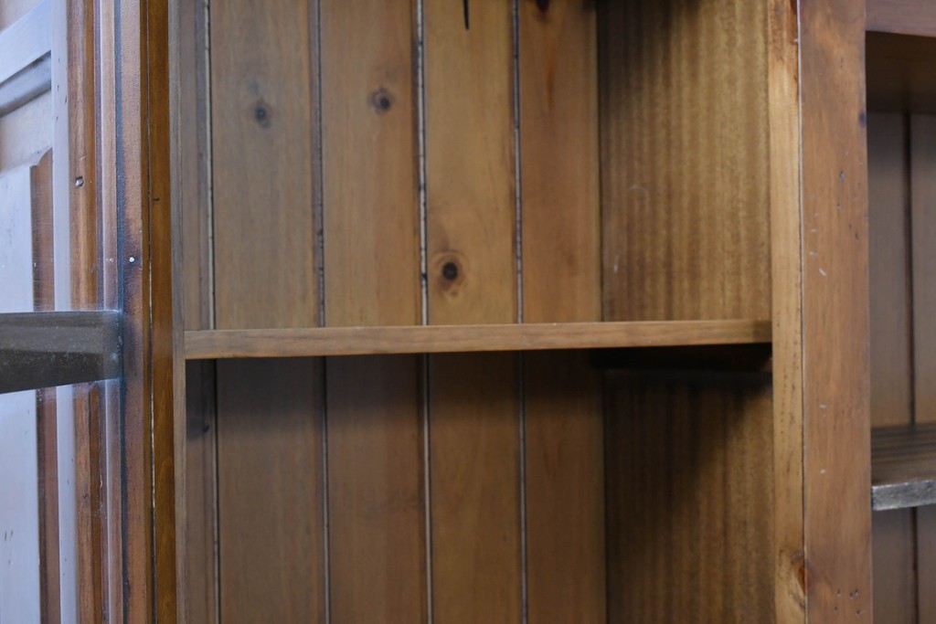 中古　美品　希少な廃番品　ACTUS(アクタス)取り扱い　バレンシアシリーズ　パイン材　花柄タイルが可愛らしい大型のカップボード(R-086314)