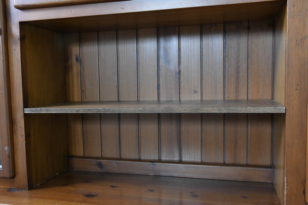 中古　美品　希少な廃番品　ACTUS(アクタス)取り扱い　バレンシアシリーズ　パイン材　花柄タイルが可愛らしい大型のカップボード(R-086314)