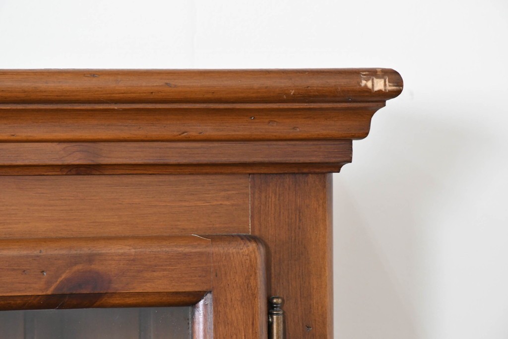 中古　美品　希少な廃番品　ACTUS(アクタス)取り扱い　バレンシアシリーズ　パイン材　花柄タイルが可愛らしい大型のカップボード(R-086314)