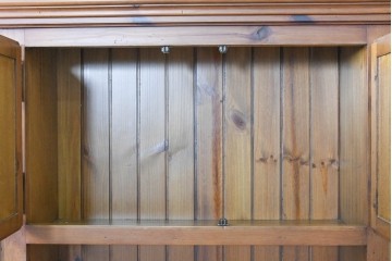 中古　美品　希少な廃番品　ACTUS(アクタス)取り扱い　バレンシアシリーズ　パイン材　花柄タイルが可愛らしい大型のカップボード(R-086314)