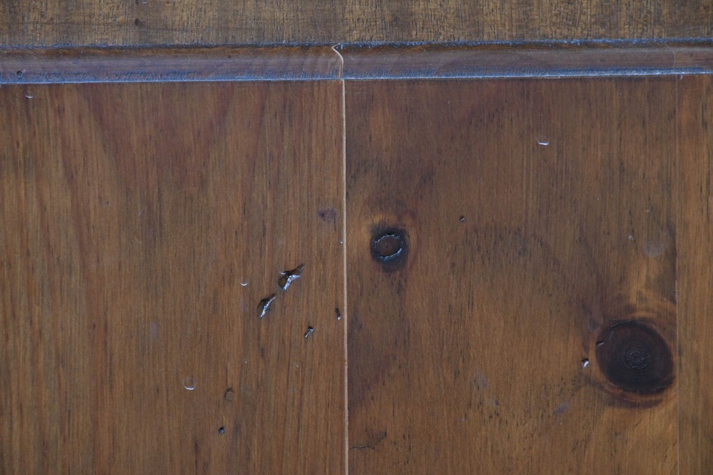 中古　美品　希少な廃番品　ACTUS(アクタス)取り扱い　バレンシアシリーズ　パイン材　花柄タイルが可愛らしい大型のカップボード(R-086314)