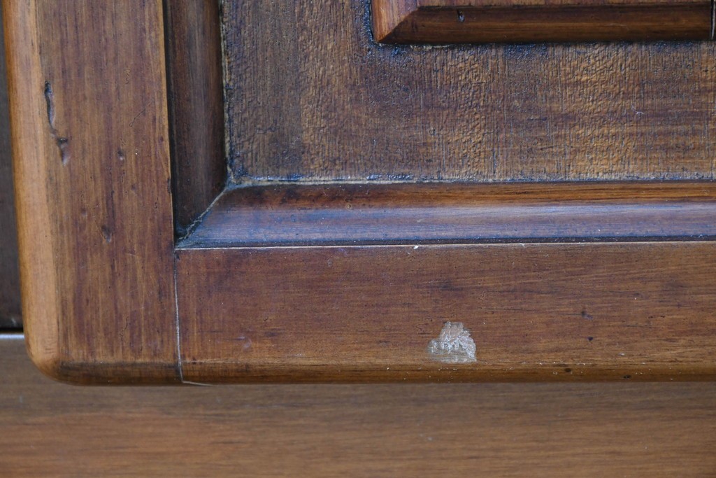 中古　美品　希少な廃番品　ACTUS(アクタス)取り扱い　バレンシアシリーズ　パイン材　花柄タイルが可愛らしい大型のカップボード(R-086314)