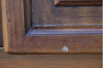 中古　美品　希少な廃番品　ACTUS(アクタス)取り扱い　バレンシアシリーズ　パイン材　花柄タイルが可愛らしい大型のカップボード(R-086314)