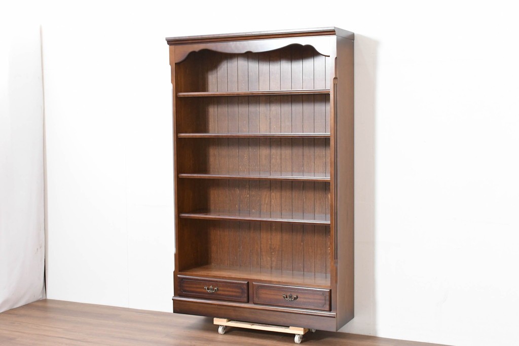 中古　美品　カリモク家具(karimoku)　コロニアルシリーズ　クラシカルな意匠の本棚　定価約18万円　(R-086135)