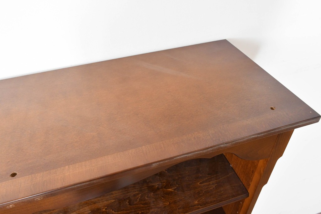 中古　美品　カリモク家具(karimoku)　コロニアルシリーズ　クラシカルな意匠の本棚　定価約18万円　(R-086135)