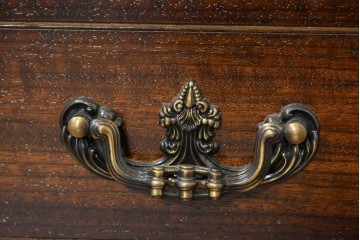 中古　美品　カリモク家具(karimoku)　コロニアルシリーズ　クラシカルな意匠の本棚　定価約18万円　(R-086135)