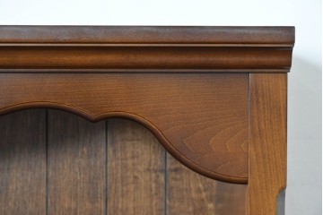 中古　美品　カリモク家具(karimoku)　コロニアルシリーズ　クラシカルな意匠の本棚　定価約18万円　(R-086135)