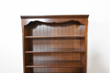 中古　美品　カリモク家具(karimoku)　コロニアルシリーズ　クラシカルな意匠の本棚　定価約18万円　(R-086135)