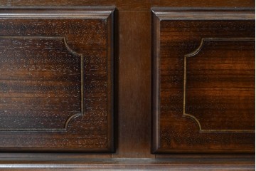 中古　美品　カリモク家具(karimoku)　コロニアルシリーズ　クラシカルな意匠の本棚　定価約18万円　(R-086135)