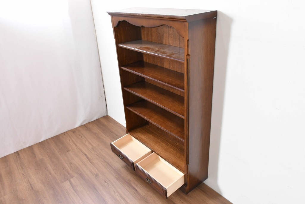 中古　美品　カリモク家具(karimoku)　コロニアルシリーズ　クラシカルな意匠の本棚　定価約18万円　(R-086135)