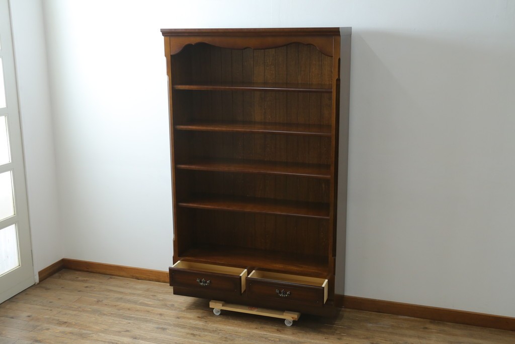 中古　美品　カリモク家具(karimoku)　コロニアルシリーズ　クラシカルな意匠の本棚　定価約18万円　(R-086315)