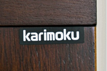 中古　美品　カリモク家具(karimoku)　コロニアルシリーズ　クラシカルな意匠の本棚　定価約18万円　(R-086315)