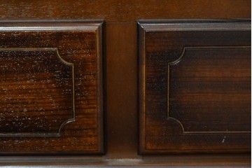 中古　美品　カリモク家具(karimoku)　コロニアルシリーズ　クラシカルな意匠の本棚　定価約18万円　(R-086136)