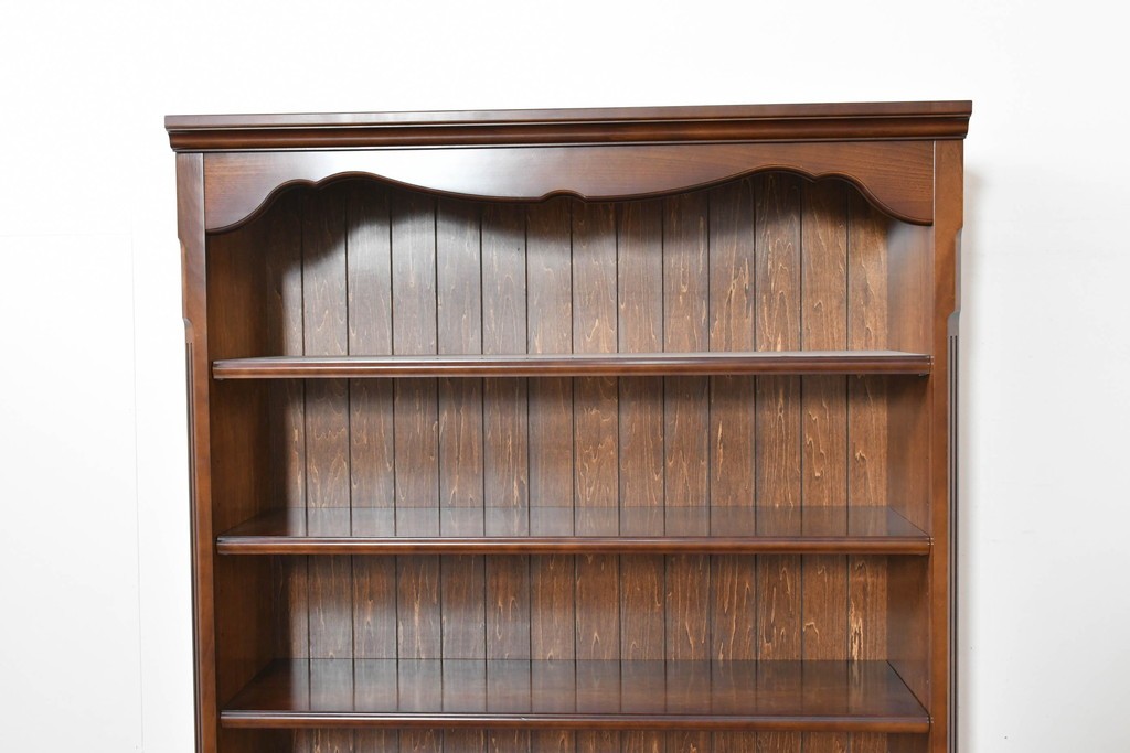 中古　美品　カリモク家具(karimoku)　コロニアルシリーズ　クラシカルな意匠の本棚　定価約18万円　(R-086136)