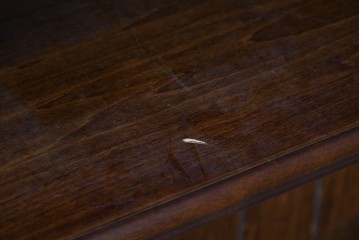 中古　美品　カリモク家具(karimoku)　コロニアルシリーズ　クラシカルな意匠の本棚　定価約18万円　(R-086136)