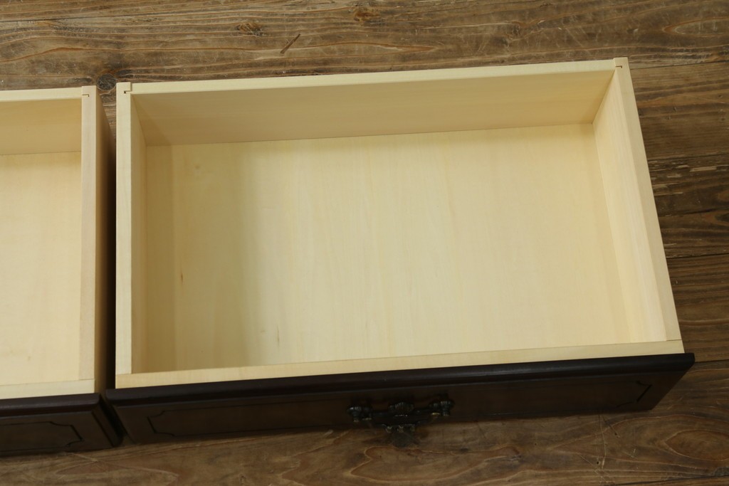 中古　美品　カリモク家具(karimoku)　コロニアルシリーズ　クラシカルな意匠の本棚　定価約18万円　(R-086316)
