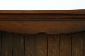 中古　美品　カリモク家具(karimoku)　コロニアルシリーズ　クラシカルな意匠の本棚　定価約18万円　(R-086316)