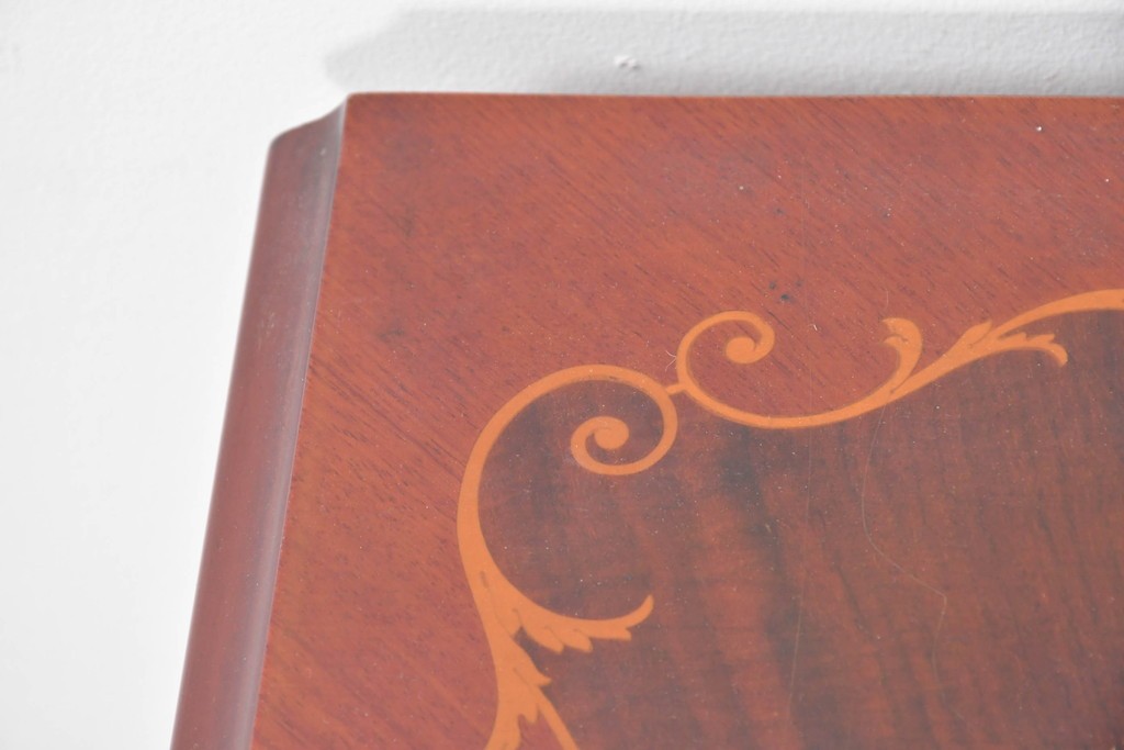 中古　六本木アピス(APIS)取り扱い　イタリア最高級家具　MARCONI ARTE(マルコーニ アルテ)　象嵌装飾が芸術品のような存在感を放つチェスト　定価約46万円　(R-086317)