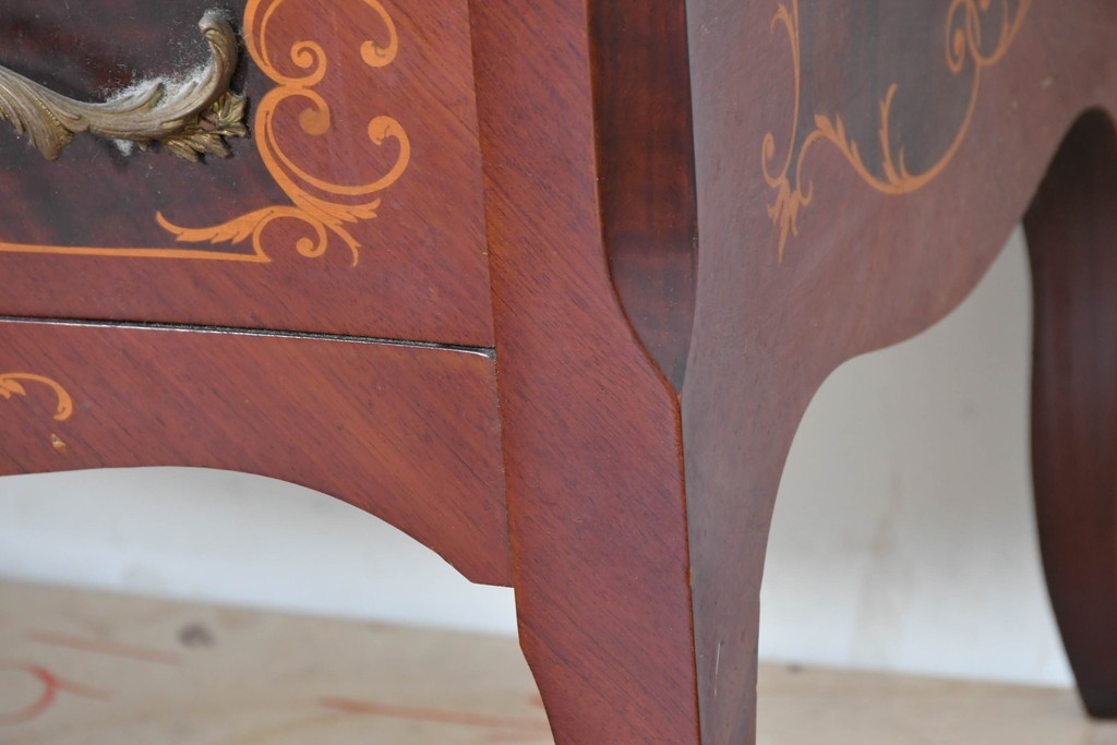 中古　六本木アピス(APIS)取り扱い　イタリア最高級家具　MARCONI ARTE(マルコーニ アルテ)　象嵌装飾が芸術品のような存在感を放つチェスト　定価約46万円　(R-086317)