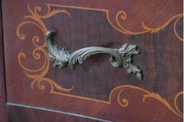 中古　六本木アピス(APIS)取り扱い　イタリア最高級家具　MARCONI ARTE(マルコーニ アルテ)　象嵌装飾が芸術品のような存在感を放つチェスト　定価約46万円　(R-086317)