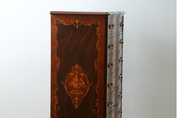 中古　六本木アピス(APIS)取り扱い　イタリア最高級家具　MARCONI ARTE(マルコーニ アルテ)　象嵌装飾が芸術品のような存在感を放つチェスト　定価約46万円　(R-086317)