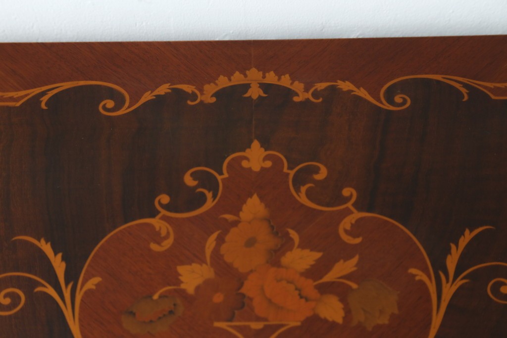 中古　六本木アピス(APIS)取り扱い　イタリア最高級家具　MARCONI ARTE(マルコーニ アルテ)　象嵌装飾が芸術品のような存在感を放つチェスト　定価約46万円　(R-086317)