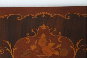 中古　六本木アピス(APIS)取り扱い　イタリア最高級家具　MARCONI ARTE(マルコーニ アルテ)　象嵌装飾が芸術品のような存在感を放つチェスト　定価約46万円　(R-086317)