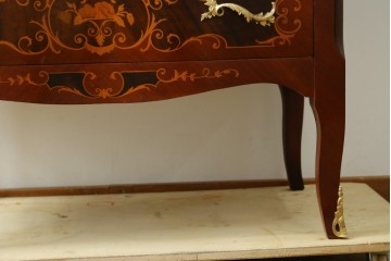 中古　六本木アピス(APIS)取り扱い　イタリア最高級家具　MARCONI ARTE(マルコーニ アルテ)　象嵌装飾が芸術品のような存在感を放つチェスト　定価約46万円　(R-086317)