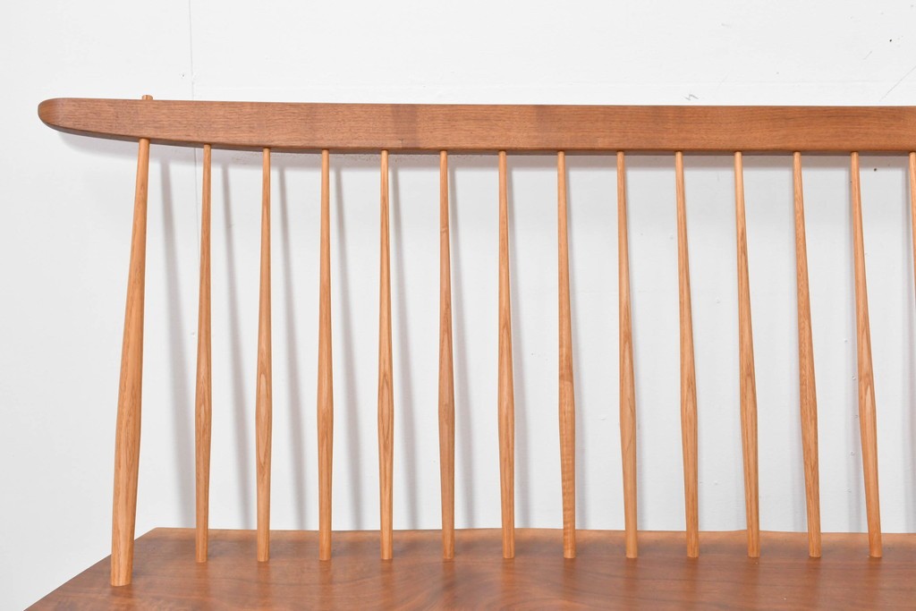 中古　ジョージ・ナカシマ(George Nakashima)　素材を活かした造形が魅力のコノイドベンチ　(R-086319)