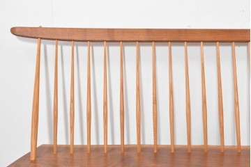 中古　ジョージ・ナカシマ(George Nakashima)　素材を活かした造形が魅力のコノイドベンチ　(R-086319)