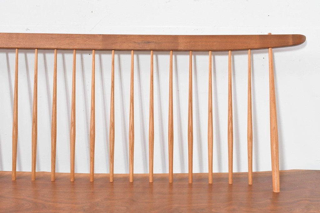 中古　ジョージ・ナカシマ(George Nakashima)　素材を活かした造形が魅力のコノイドベンチ　(R-086319)