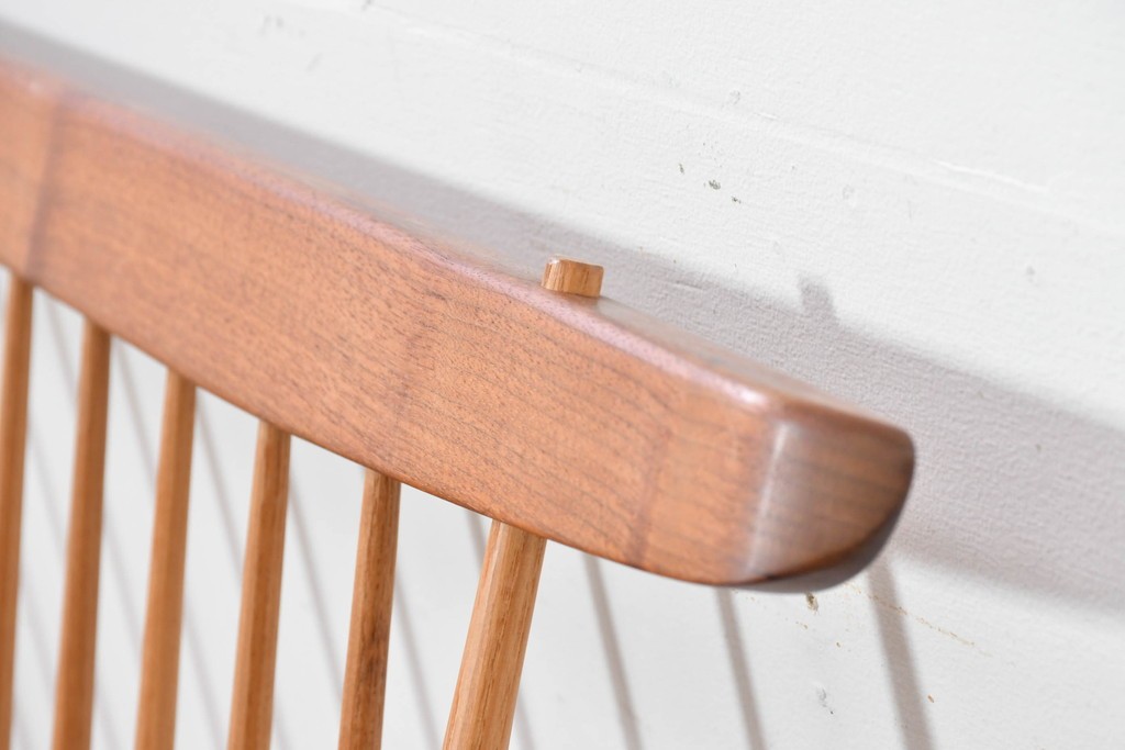 中古　ジョージ・ナカシマ(George Nakashima)　素材を活かした造形が魅力のコノイドベンチ　(R-086319)