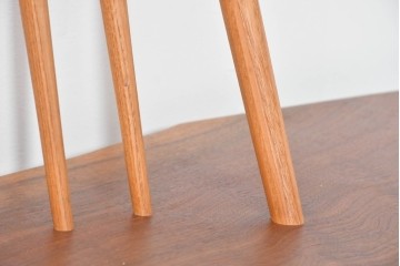 中古　ジョージ・ナカシマ(George Nakashima)　素材を活かした造形が魅力のコノイドベンチ　(R-086319)