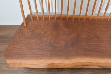 中古　ジョージ・ナカシマ(George Nakashima)　素材を活かした造形が魅力のコノイドベンチ　(R-086319)