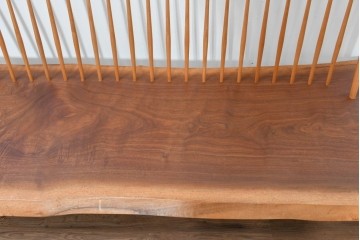 中古　ジョージ・ナカシマ(George Nakashima)　素材を活かした造形が魅力のコノイドベンチ　(R-086319)