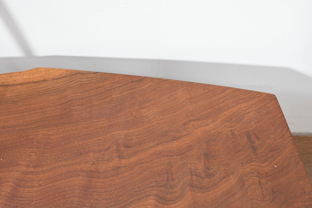 中古　ジョージ・ナカシマ(George Nakashima)　素材を活かした造形が魅力のコノイドベンチ　(R-086319)