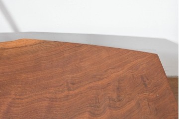 中古　ジョージ・ナカシマ(George Nakashima)　素材を活かした造形が魅力のコノイドベンチ　(R-086319)