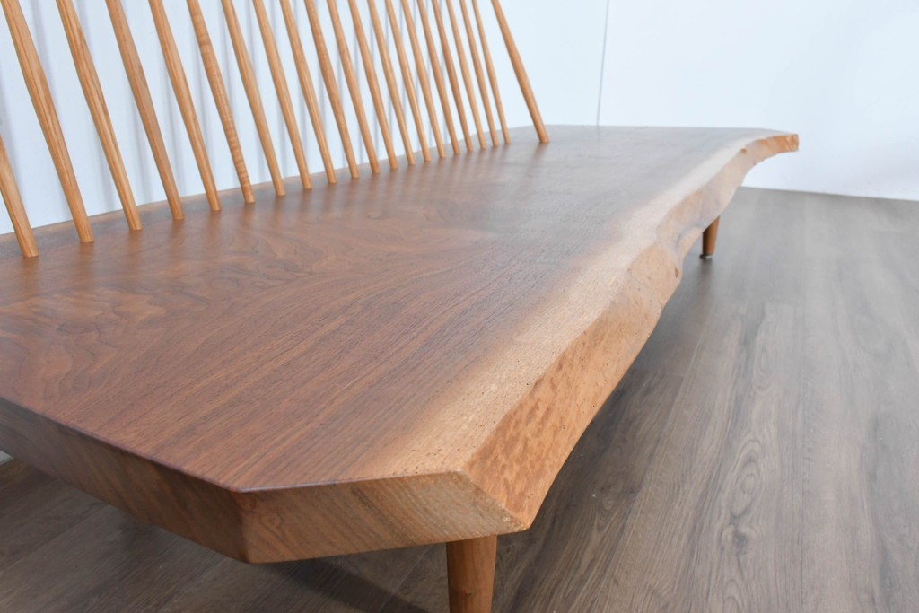 中古　ジョージ・ナカシマ(George Nakashima)　素材を活かした造形が魅力のコノイドベンチ　(R-086319)