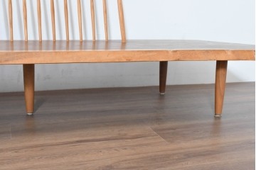 中古　ジョージ・ナカシマ(George Nakashima)　素材を活かした造形が魅力のコノイドベンチ　(R-086319)