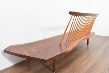 中古　ジョージ・ナカシマ(George Nakashima)　素材を活かした造形が魅力のコノイドベンチ　(R-086319)