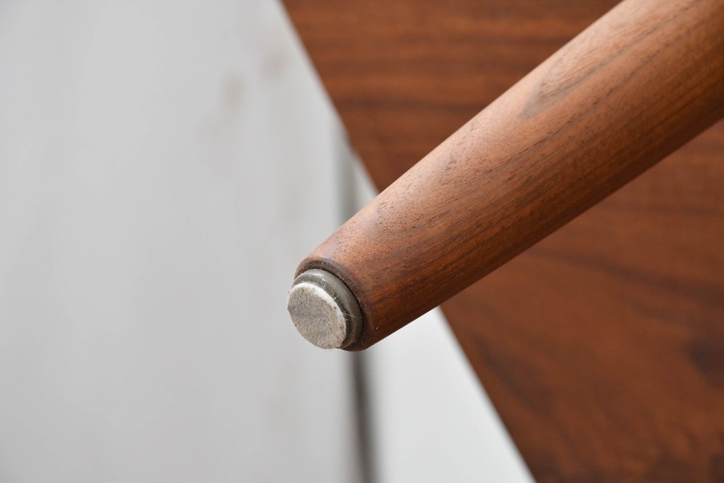 中古　ジョージ・ナカシマ(George Nakashima)　素材を活かした造形が魅力のコノイドベンチ　(R-086319)