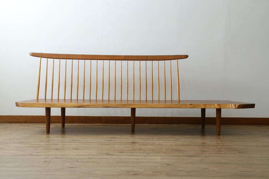 中古　ジョージ・ナカシマ(George Nakashima)　素材を活かした造形が魅力のコノイドベンチ　(R-086319)