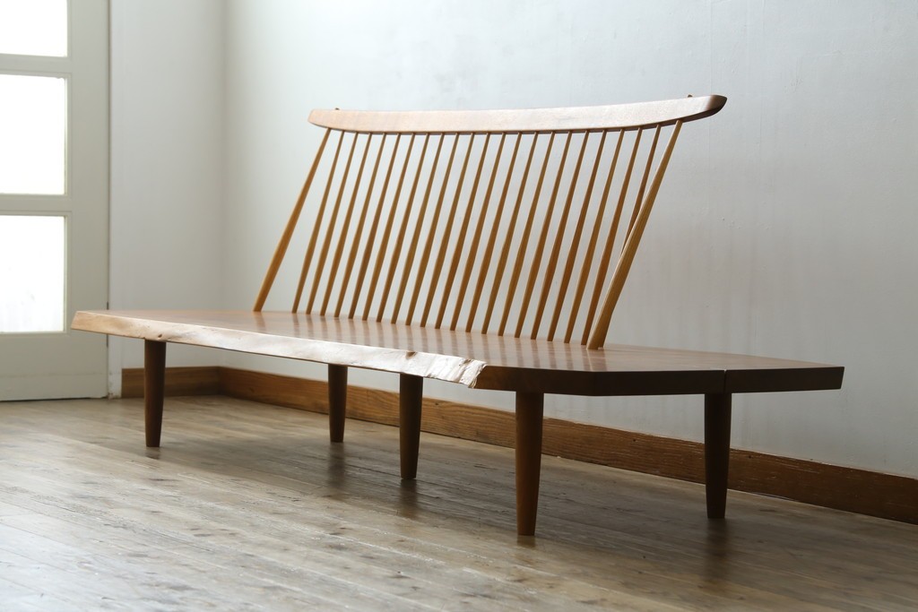 中古　ジョージ・ナカシマ(George Nakashima)　素材を活かした造形が魅力のコノイドベンチ　(R-086319)